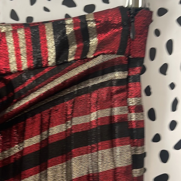 Zara women Chevron Skirt. - Picture 4 of 5